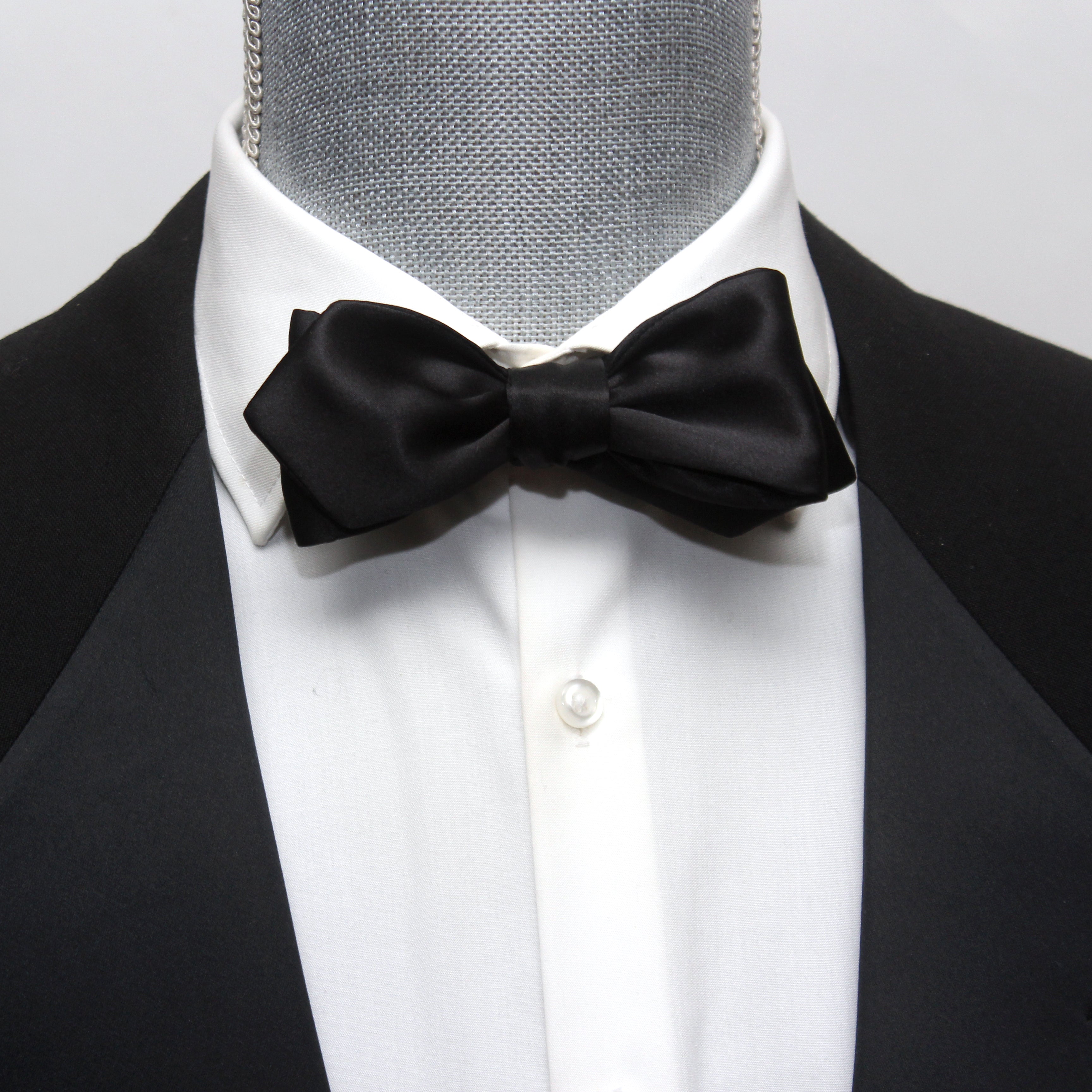Black Diamond Point Silk Self tied Bow Tie