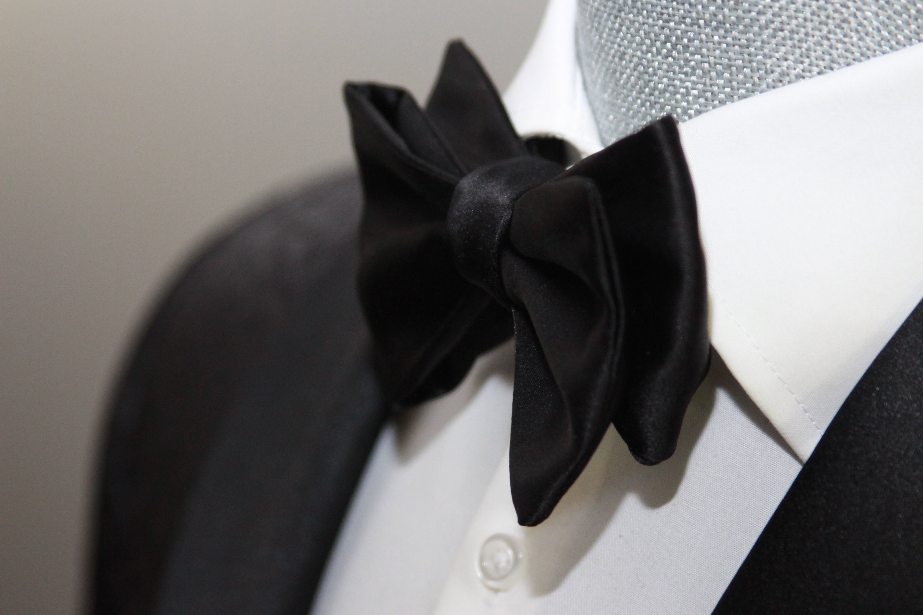 Men's Small Silk Bow Tie