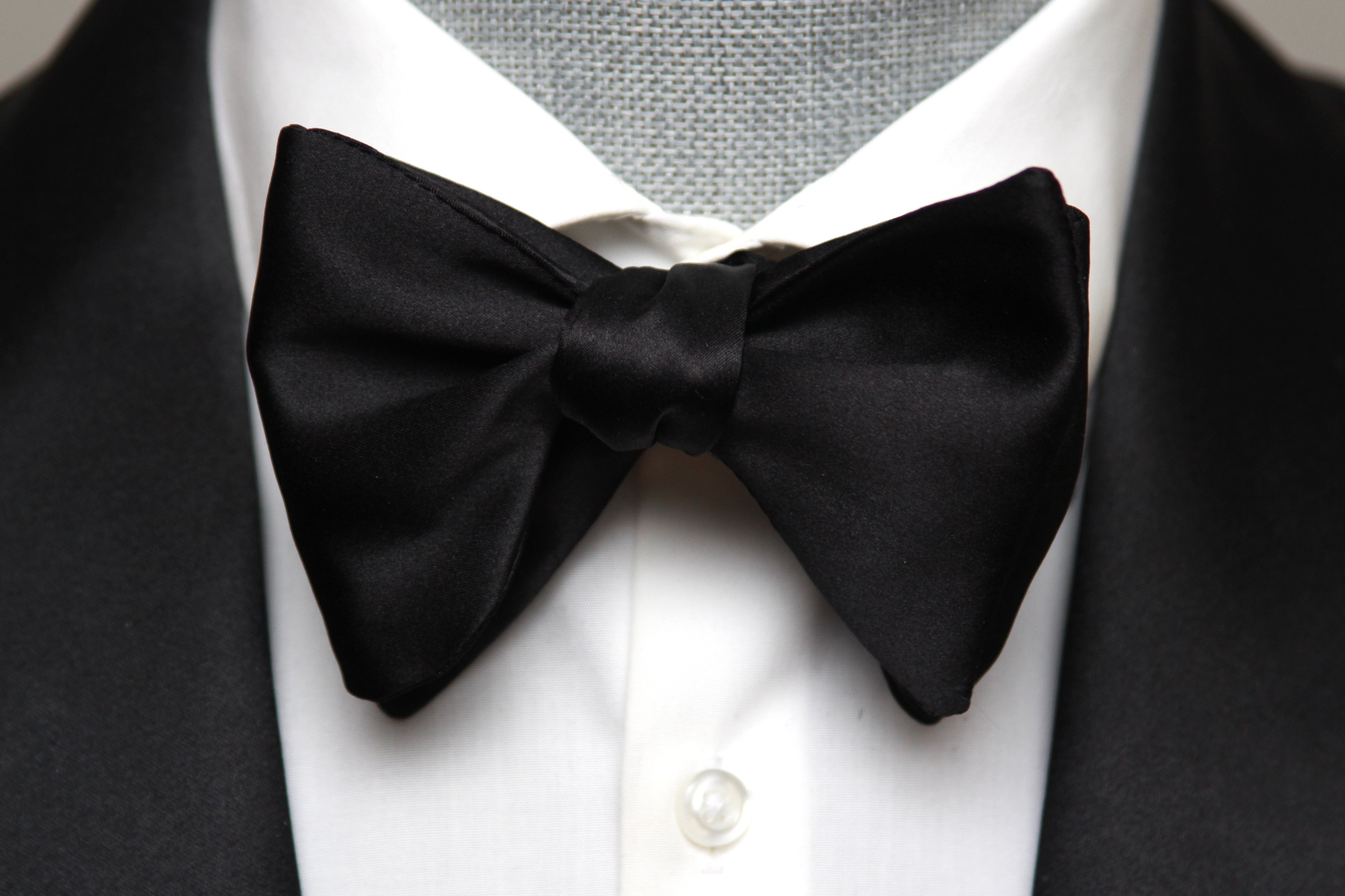 Men's Small Silk Bow Tie