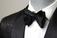 Load image into Gallery viewer, Men&#39;s Small Silk Bow Tie
