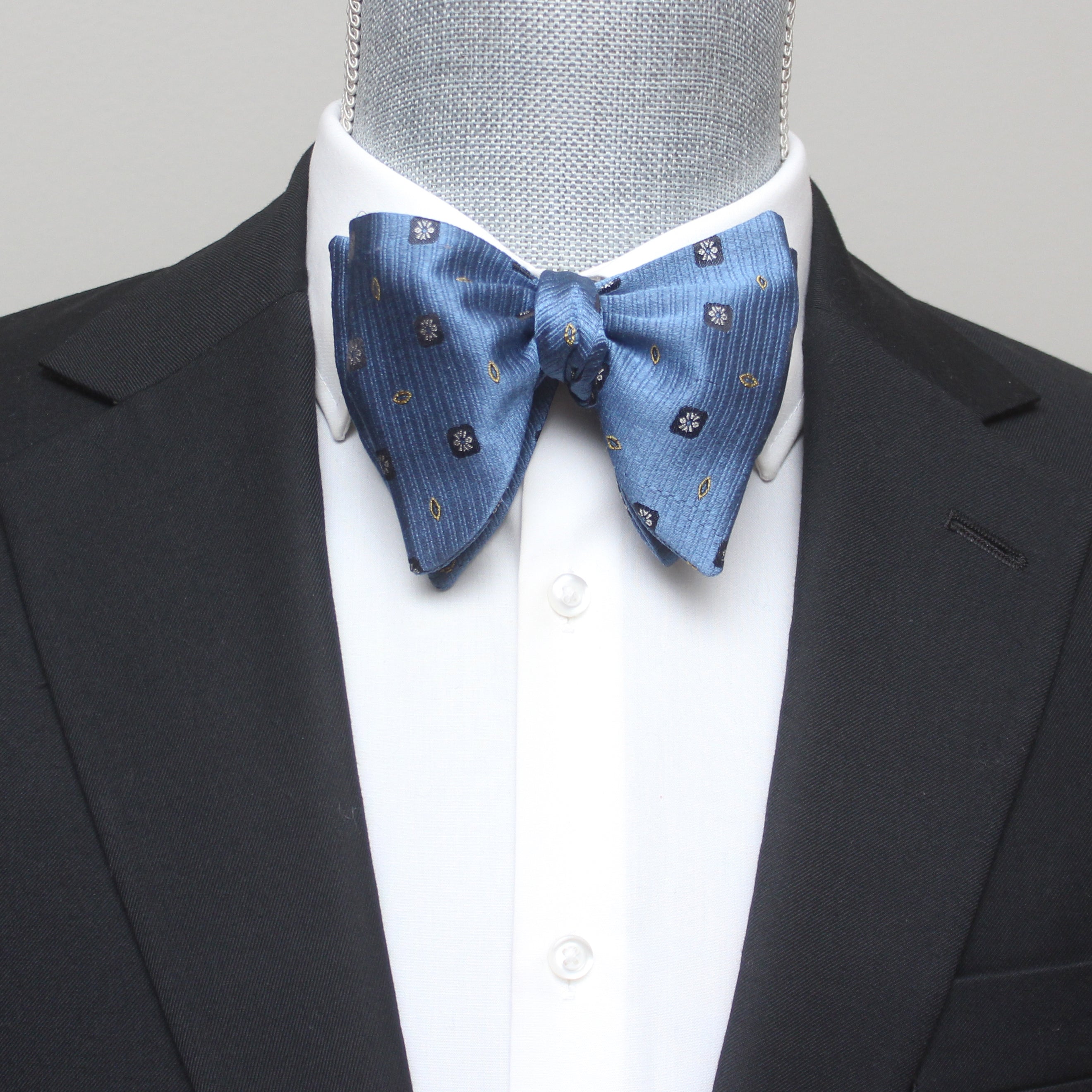 Big Butterfly Blue Ornament Silk Bow Tie