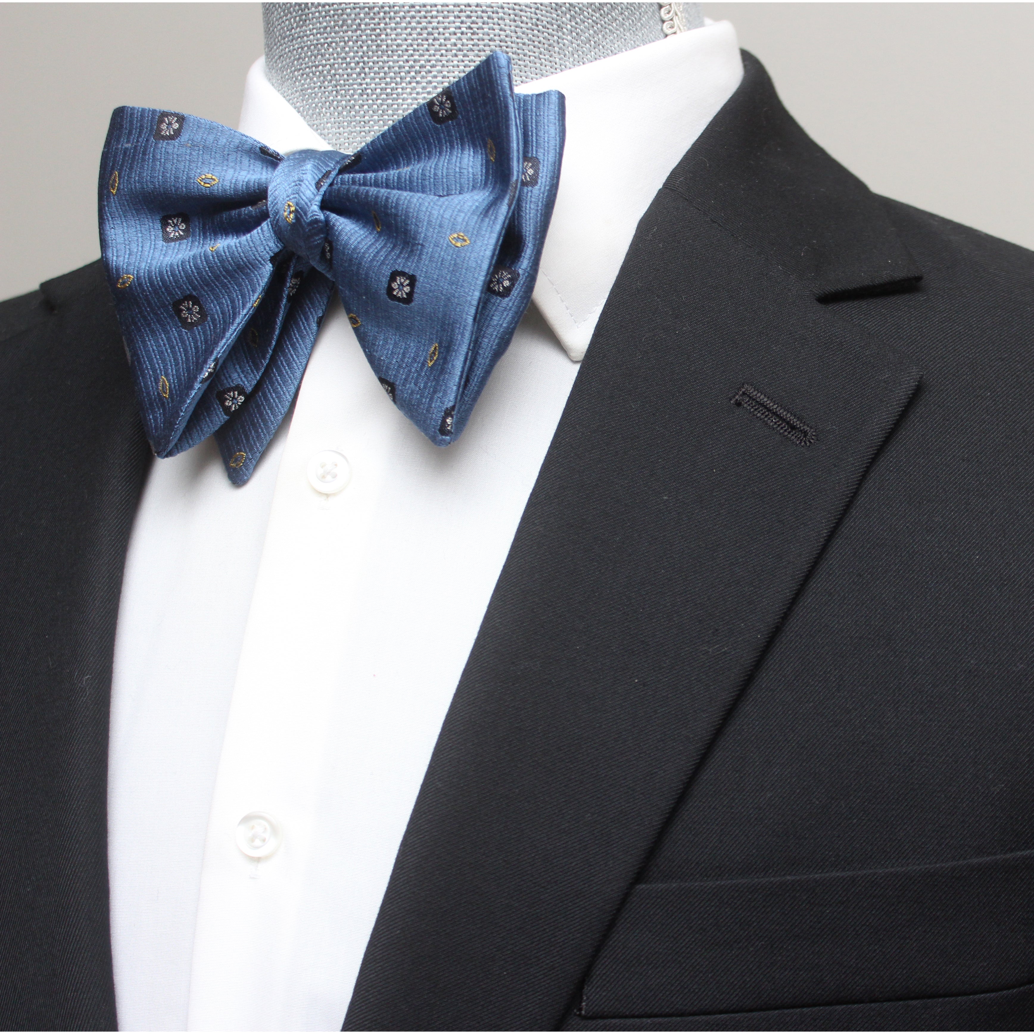 Big Butterfly Blue Ornament Silk Bow Tie