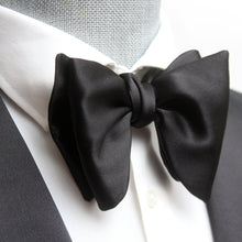 Load image into Gallery viewer, Big Butterfly Satin Black Silk Bow Tie
