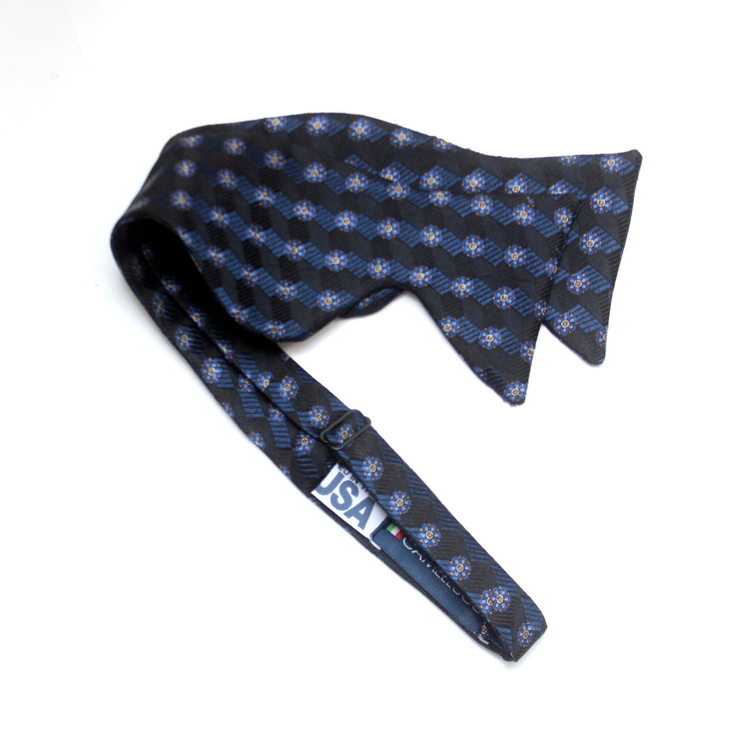 Big Butterfly Blue Black Silk Bow Tie
