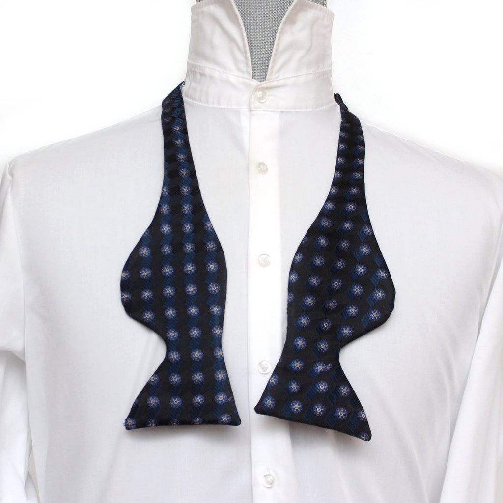 Big Butterfly Blue Black Silk Bow Tie
