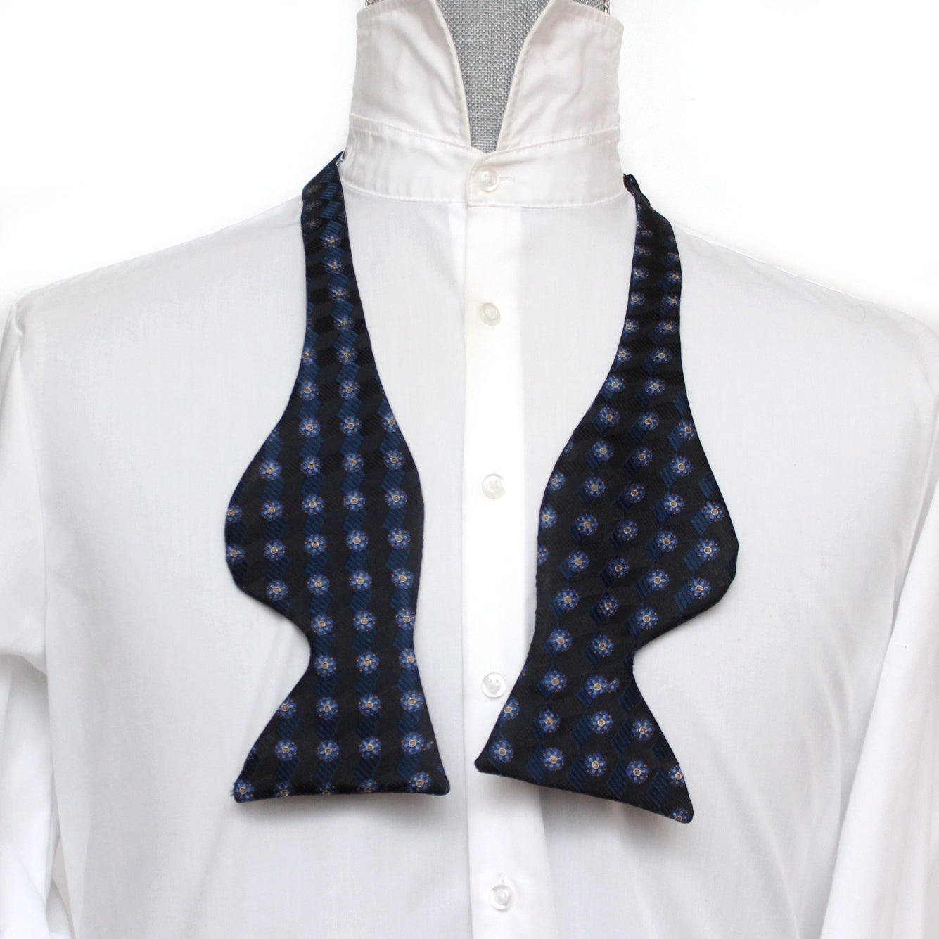 Big Butterfly Blue Black Silk Bow Tie