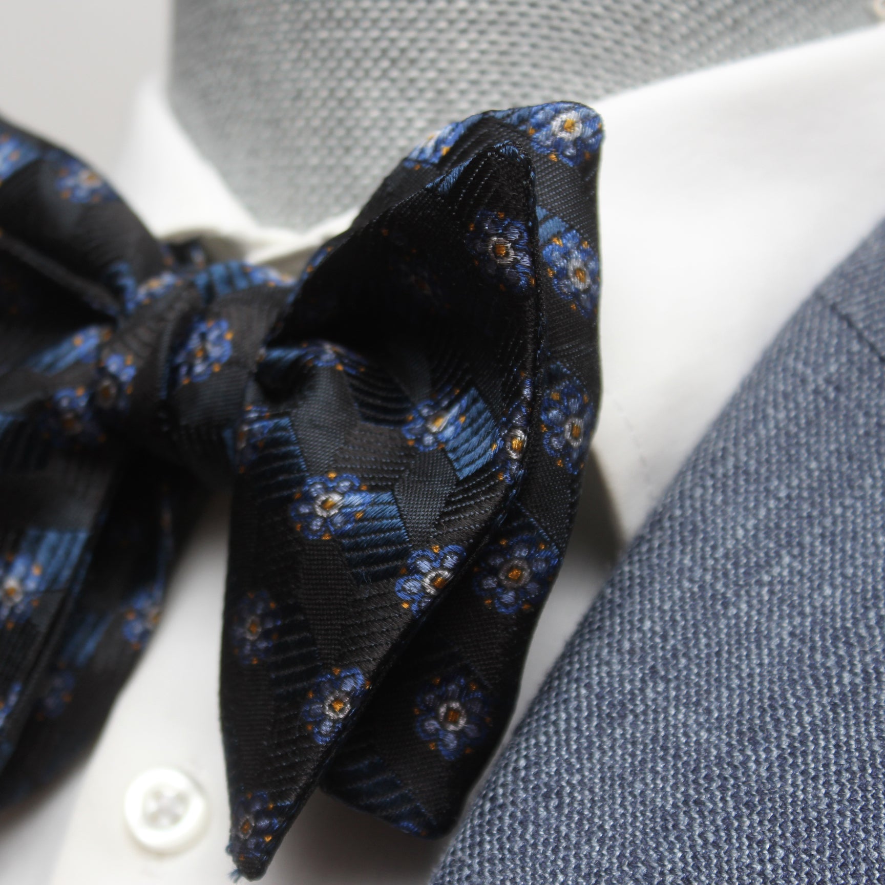 Big Butterfly Blue Black Silk Bow Tie