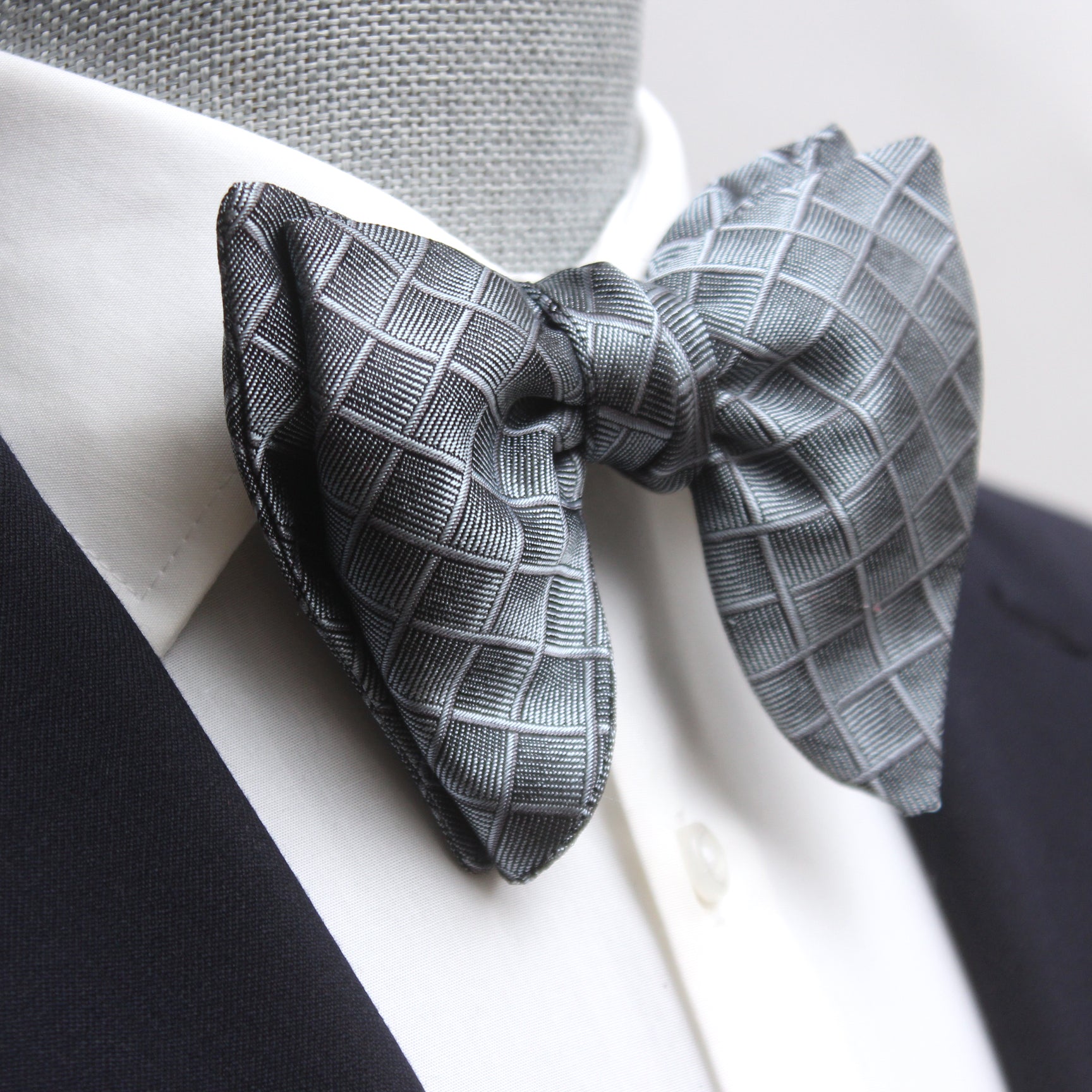 Grey Big Butterfly Silk Bow Tie