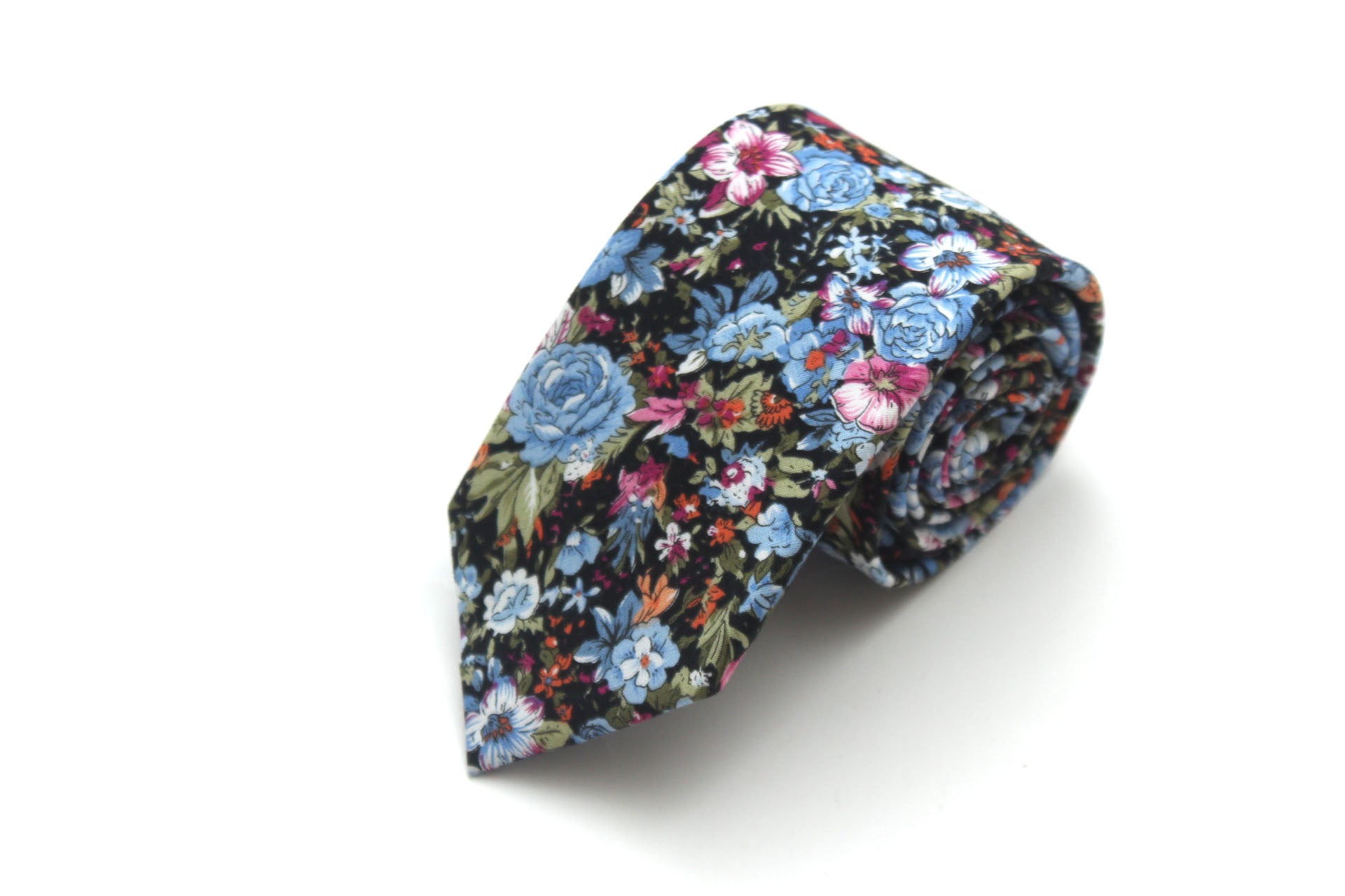 Blue Black Floral Necktie 2.7"