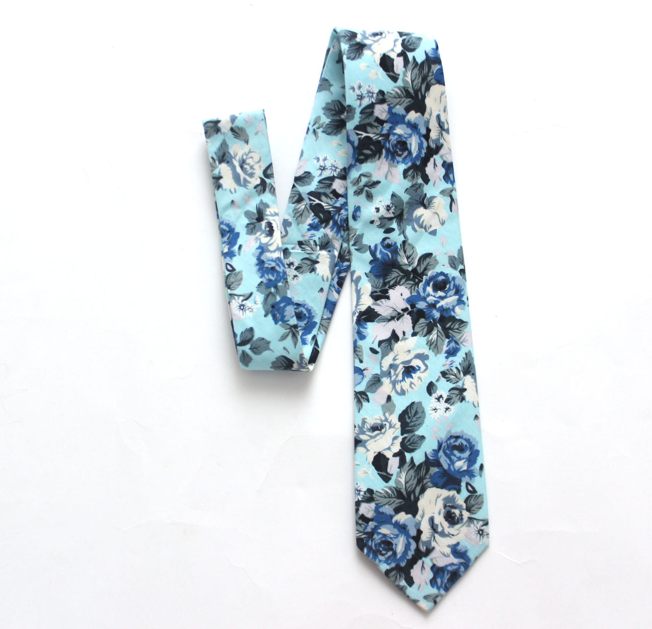 Blue Grey Floral Necktie 3.14"