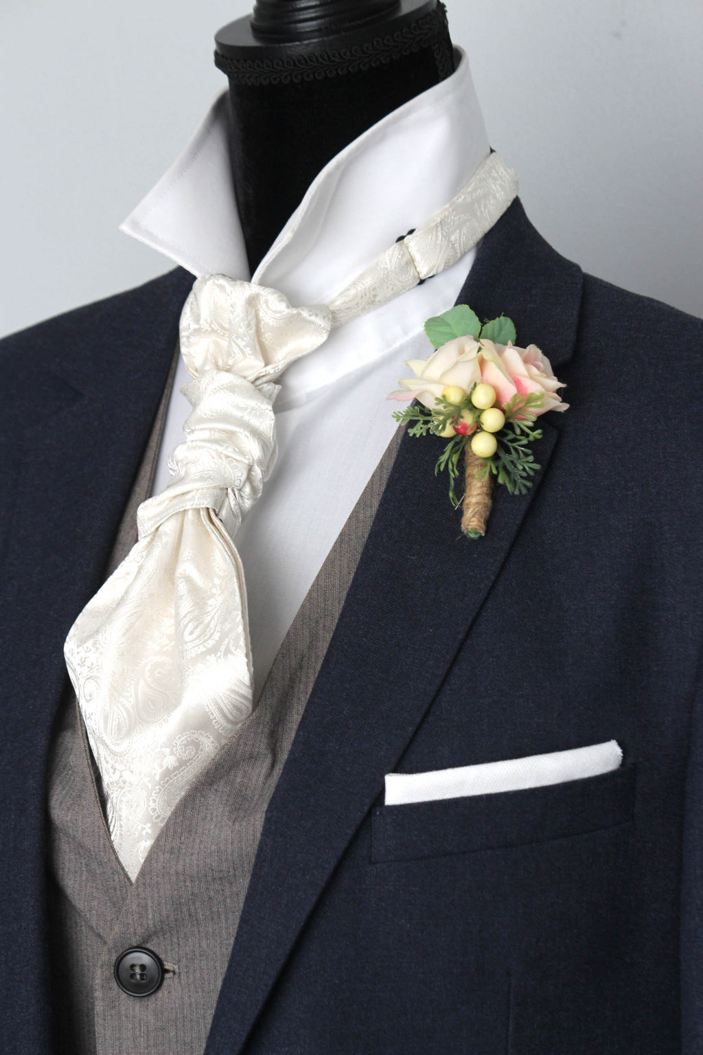 White Paisley Pre-tied Ascot