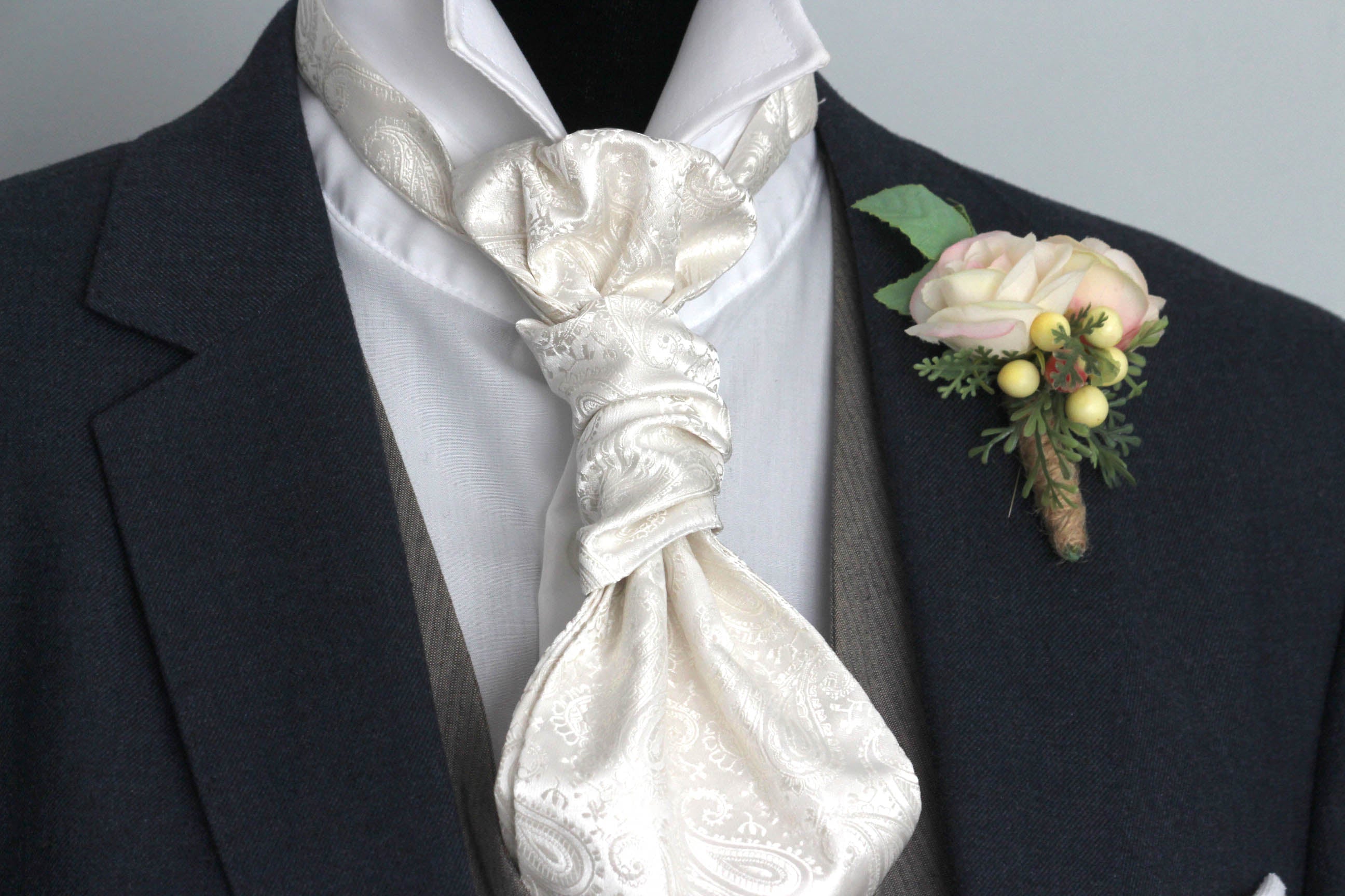 White Paisley Pre-tied Ascot