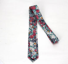 Load image into Gallery viewer, White Red Turquoise Flower Necktie 2.36&quot;
