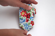 Load image into Gallery viewer, White Red Blue Flower Necktie 2.36&quot;

