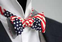 Load image into Gallery viewer, American Flag Men&#39;s Bow Tie USA Patriotic Bow Tie
