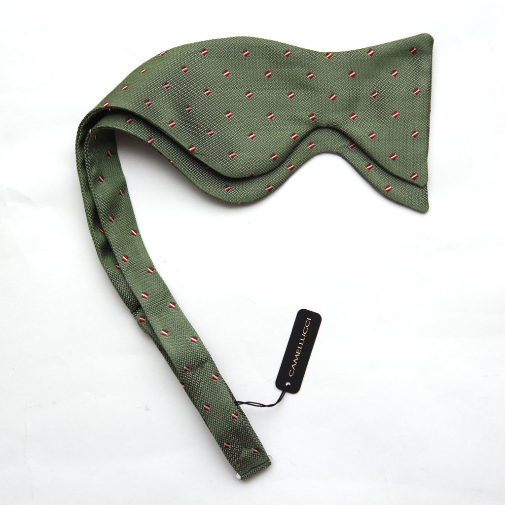 Big Butterfly Bow tie in Green Silk