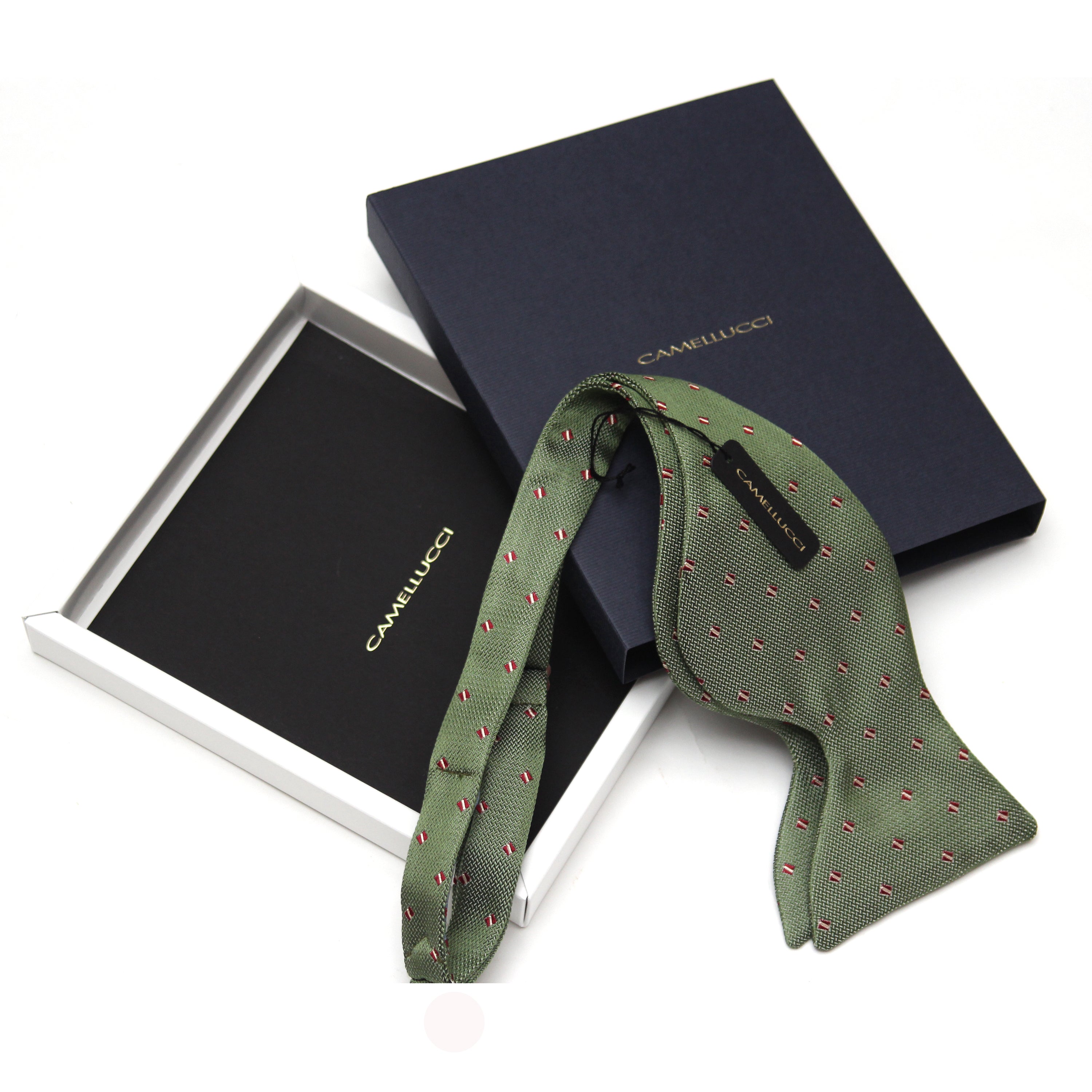 Big Butterfly Bow tie in Green Silk