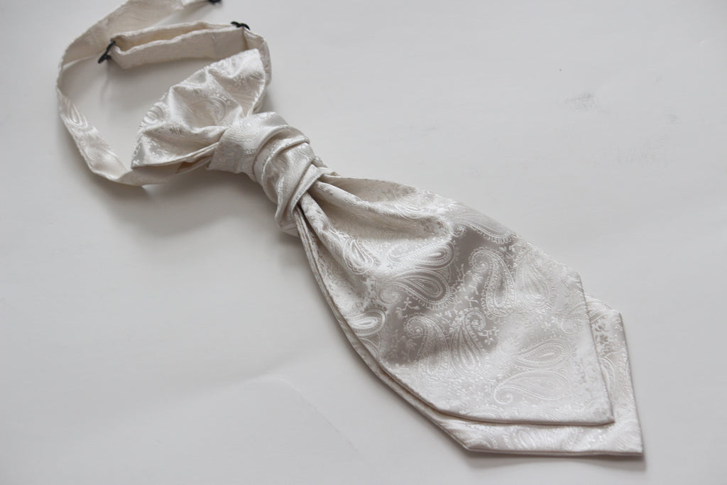 White Paisley Pre-tied Ascot