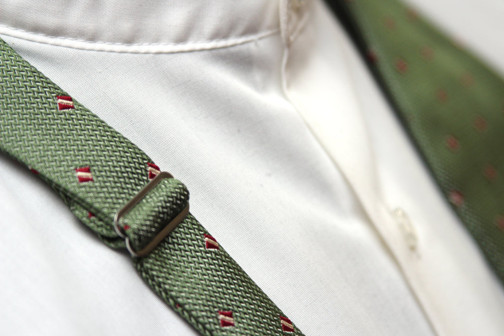 Big Butterfly Bow tie in Green Silk