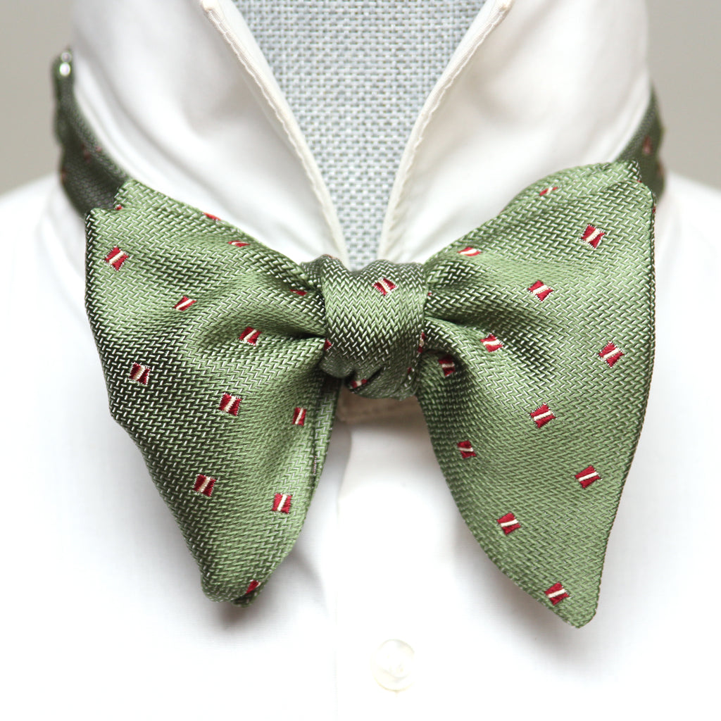 Big Butterfly Bow tie in Green Silk