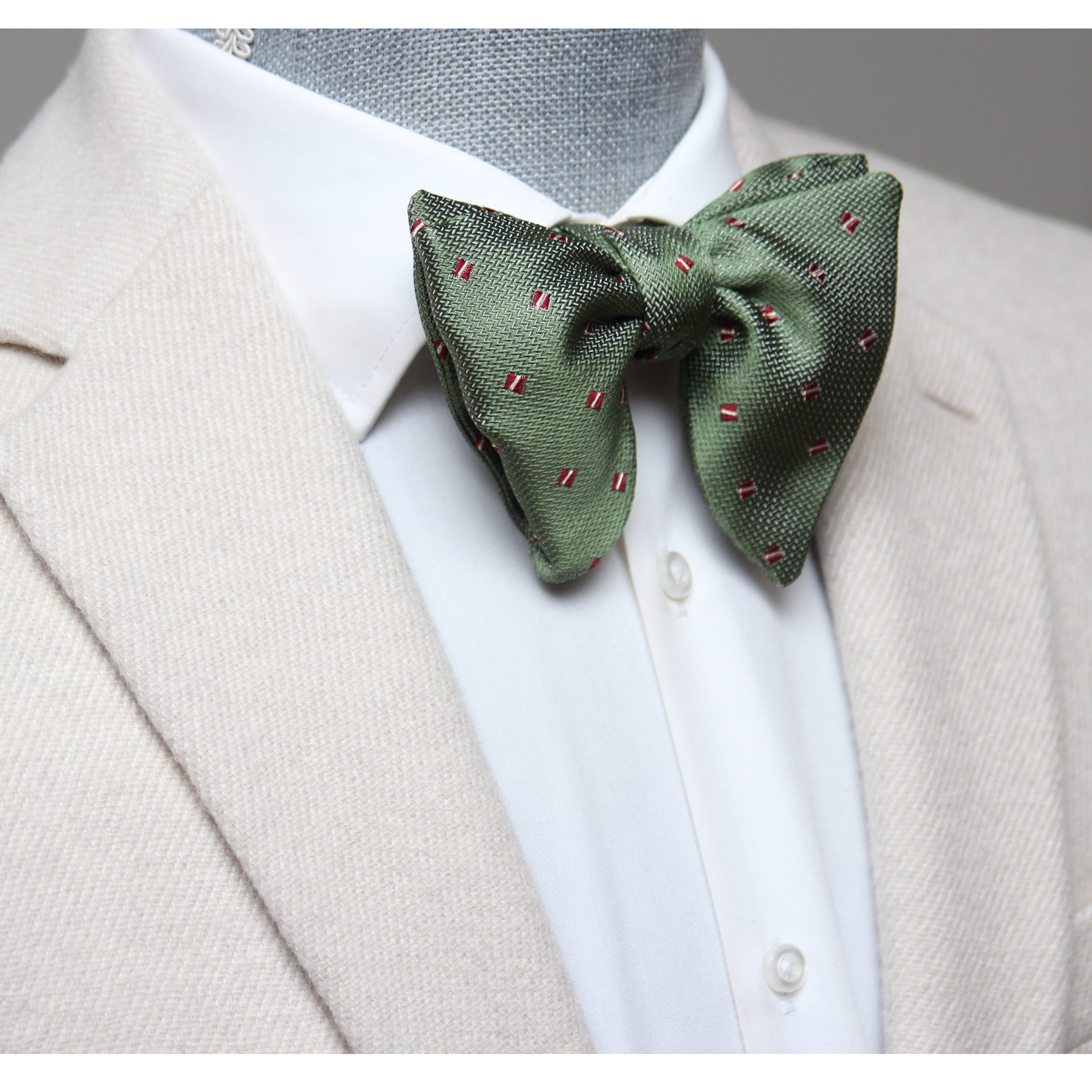 Big Butterfly Bow tie in Green Silk