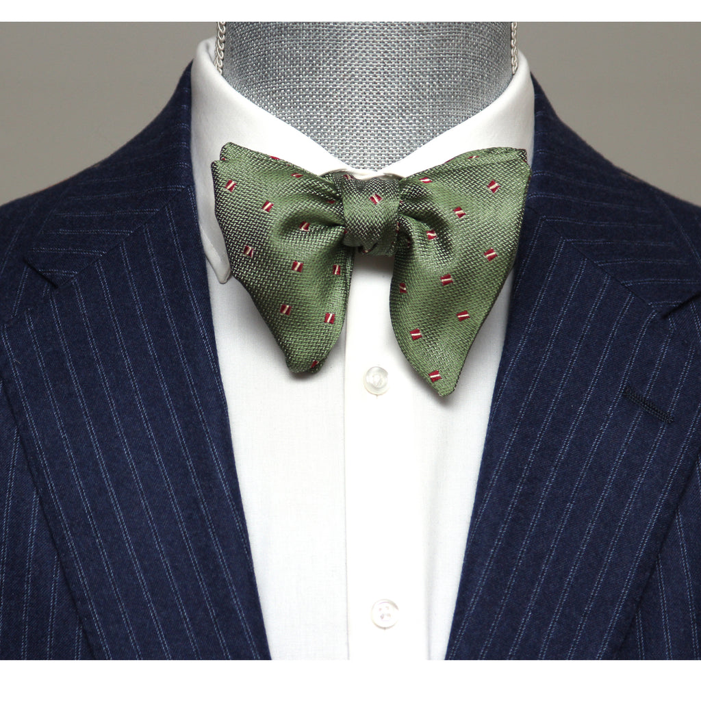 Big Butterfly Bow tie in Green Silk