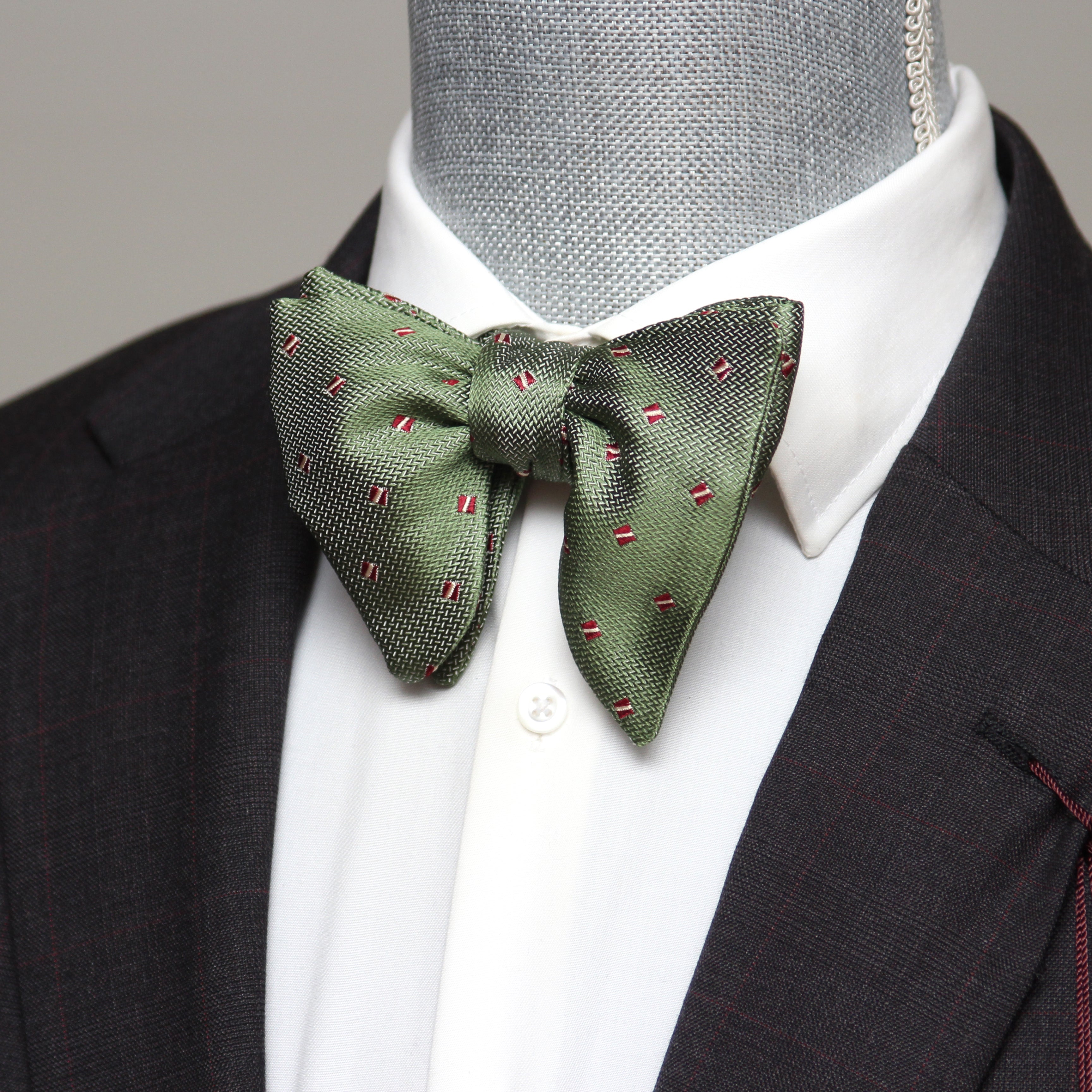 Big Butterfly Bow tie in Green Silk