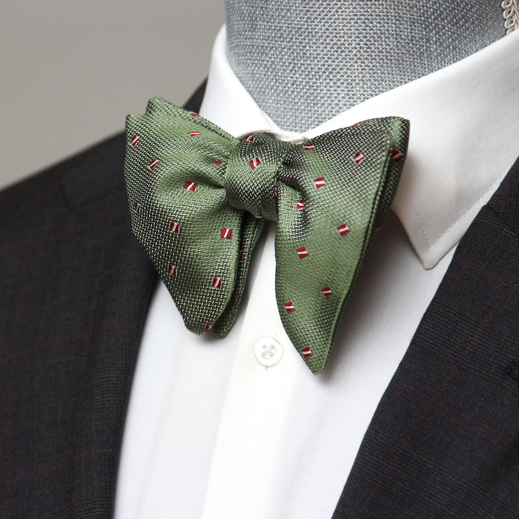 Big Butterfly Bow tie in Green Silk