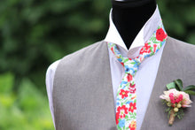 Load image into Gallery viewer, White Red Blue Flower Necktie 2.36&quot;
