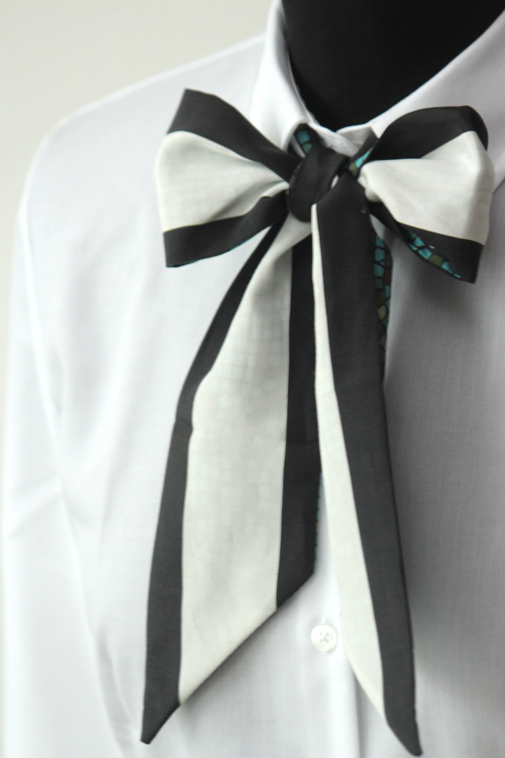 Teal Ornament White Line Reversible Skinny Scarf