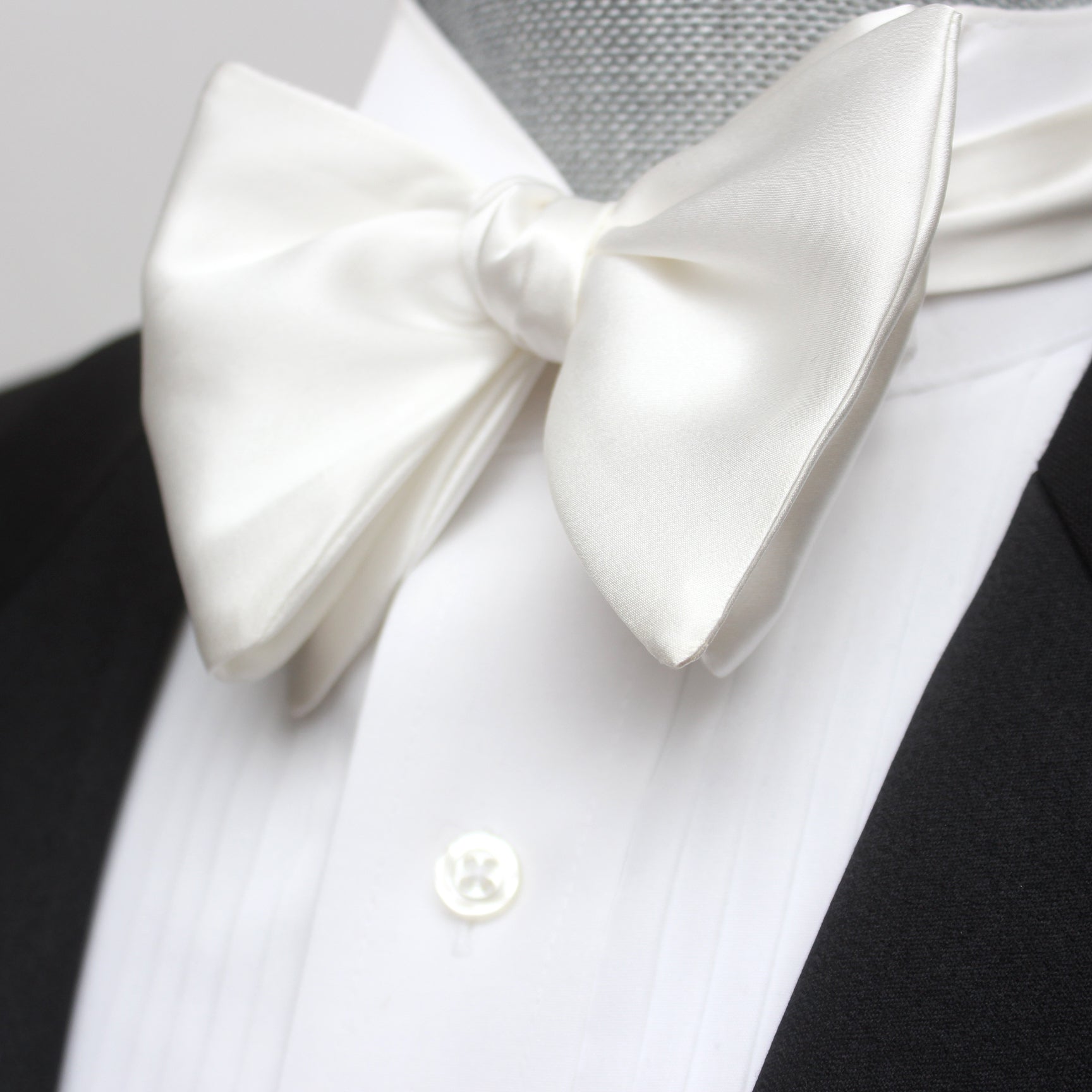 White Silk Large Butterfly Self-Tie Tuxedo Bow Tie