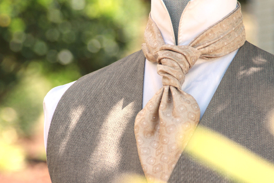 Champagne ornament Silk Ascot